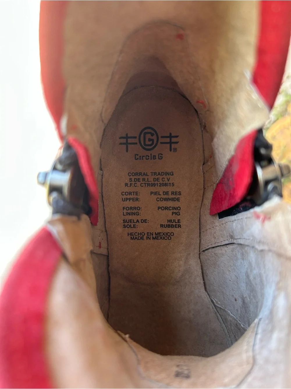 Circle G size red